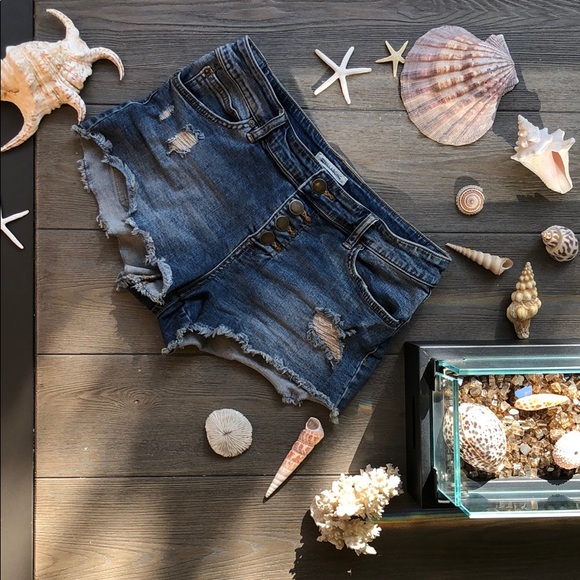 Billabong Pants - 🔥🧡BILLABONG- BUTTONED UP JEAN SHORTS🧡🔥